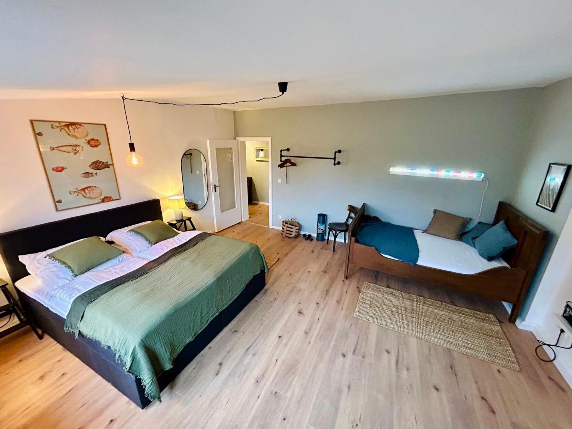 Feelslikehome - Urbane Altbauwohnung Mit Dachterasse& Parkplatz Bochum Exterior foto