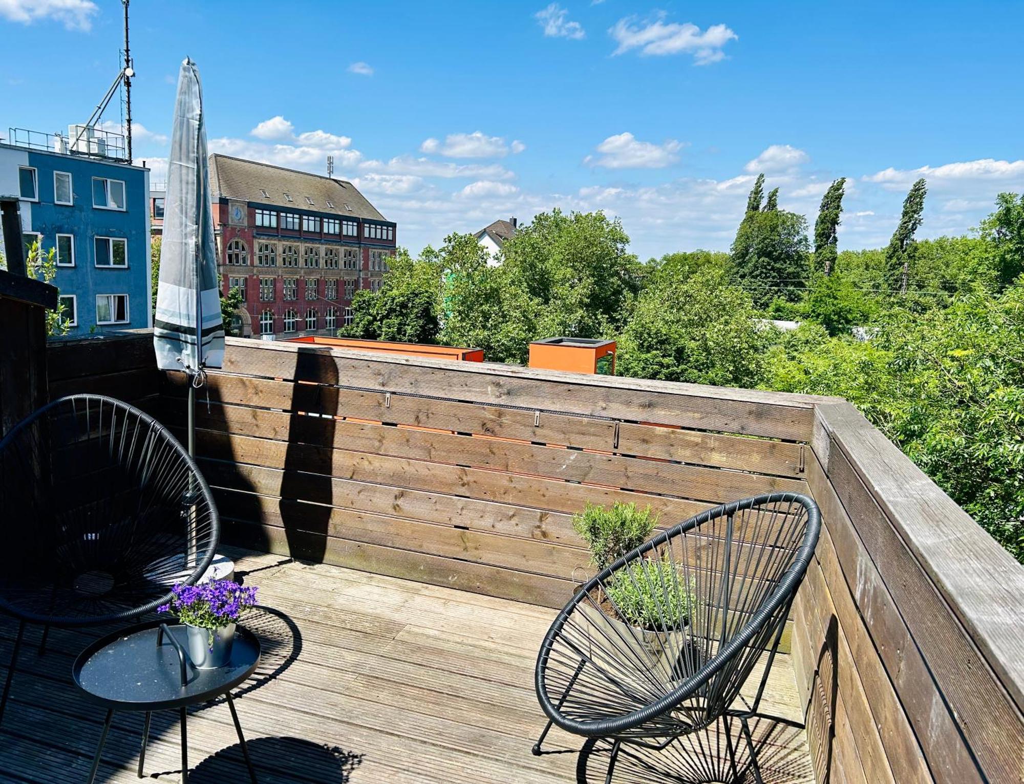 Feelslikehome - Urbane Altbauwohnung Mit Dachterasse& Parkplatz Bochum Exterior foto